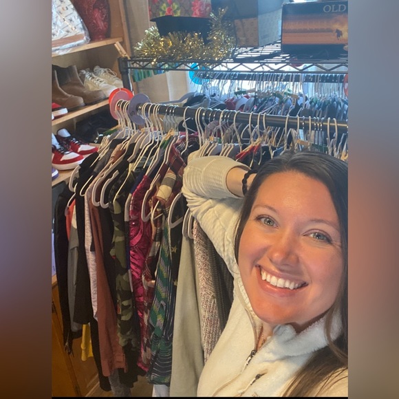 Meet your Posher: Roodies Resale! - Picture 15 of 17